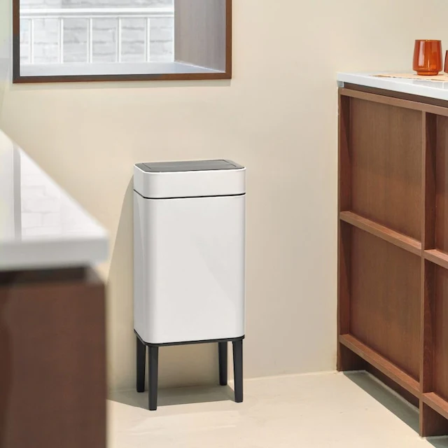 Auto-Sanitizing Sensor Trash Can - Image 2