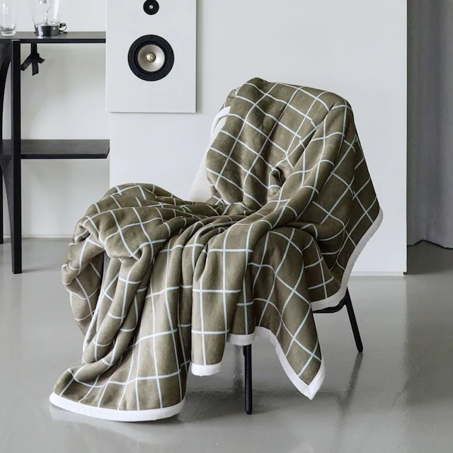 Blooming Flannel Microfiber All-Season Sherpa Blanket - Image 2