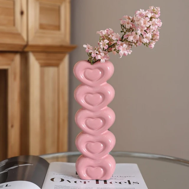 Bookaz Love Heart Ceramic Vase - Image 4
