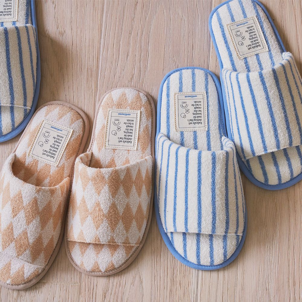 Cozy Patterned Indoor Slippers - Image 4