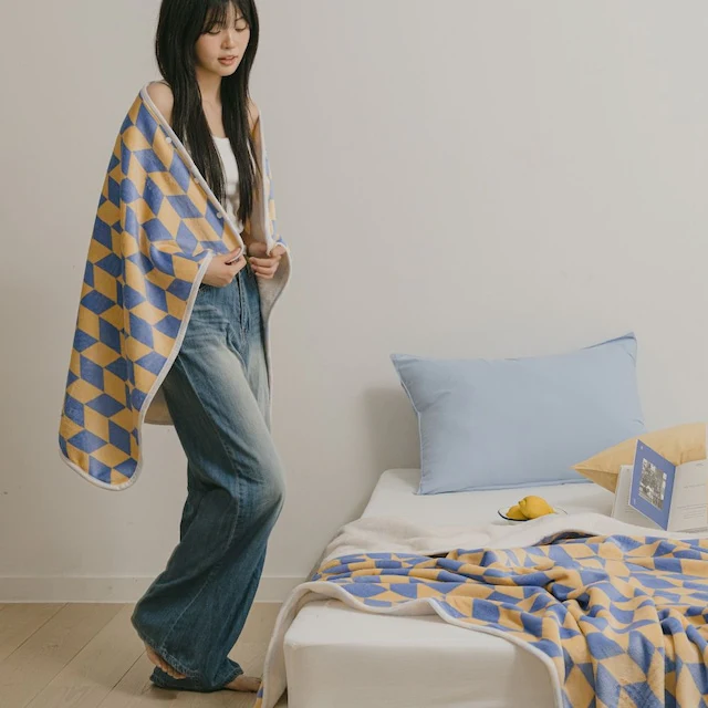 Creamy Plush Microfiber Blanket - Image 6