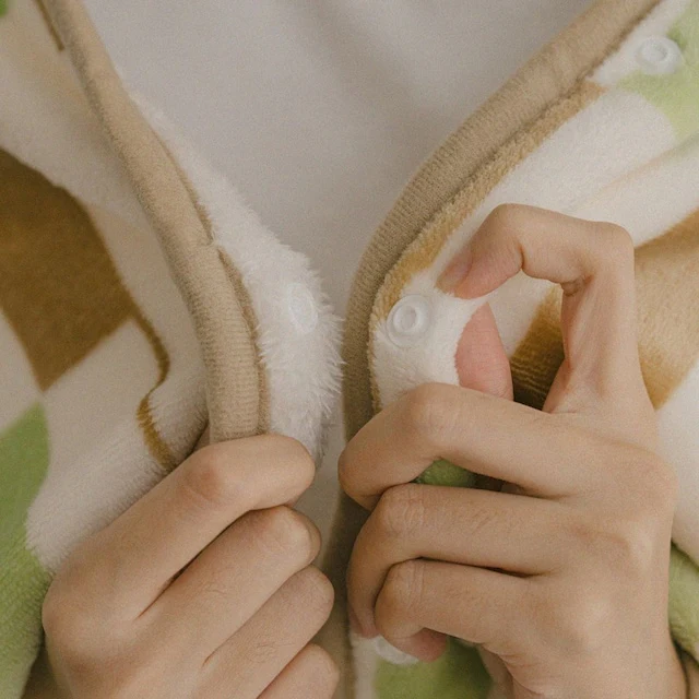 Creamy Plush Microfiber Blanket - Image 7