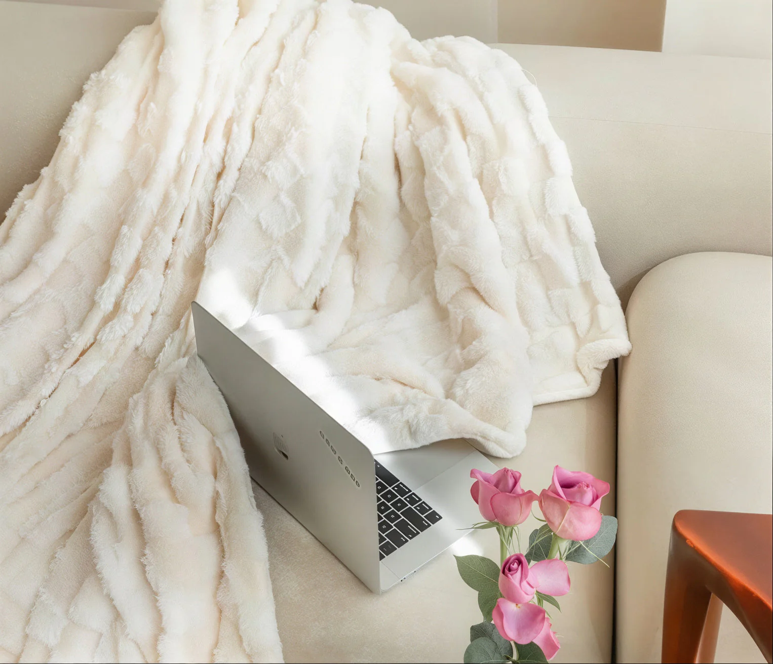 Fluffy Check Winter Blanket - Image 3