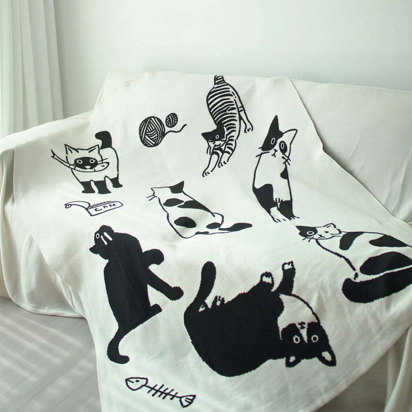 Reversible Cat Knit Blanket - Image 4