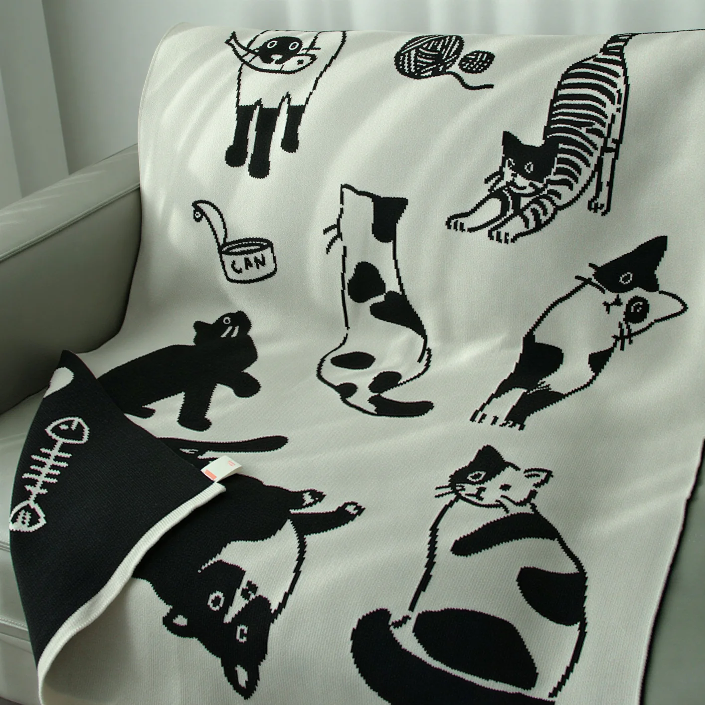 Reversible Cat Knit Blanket - Image 5