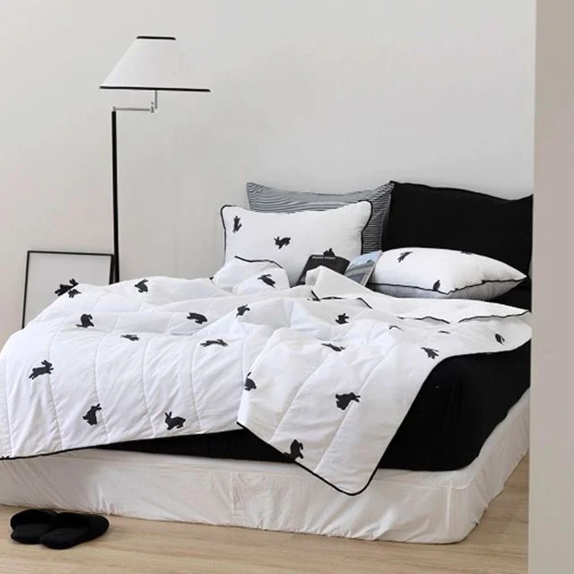 Summer Bunny Cool-Touch Seersucker Comforter Set - Image 2