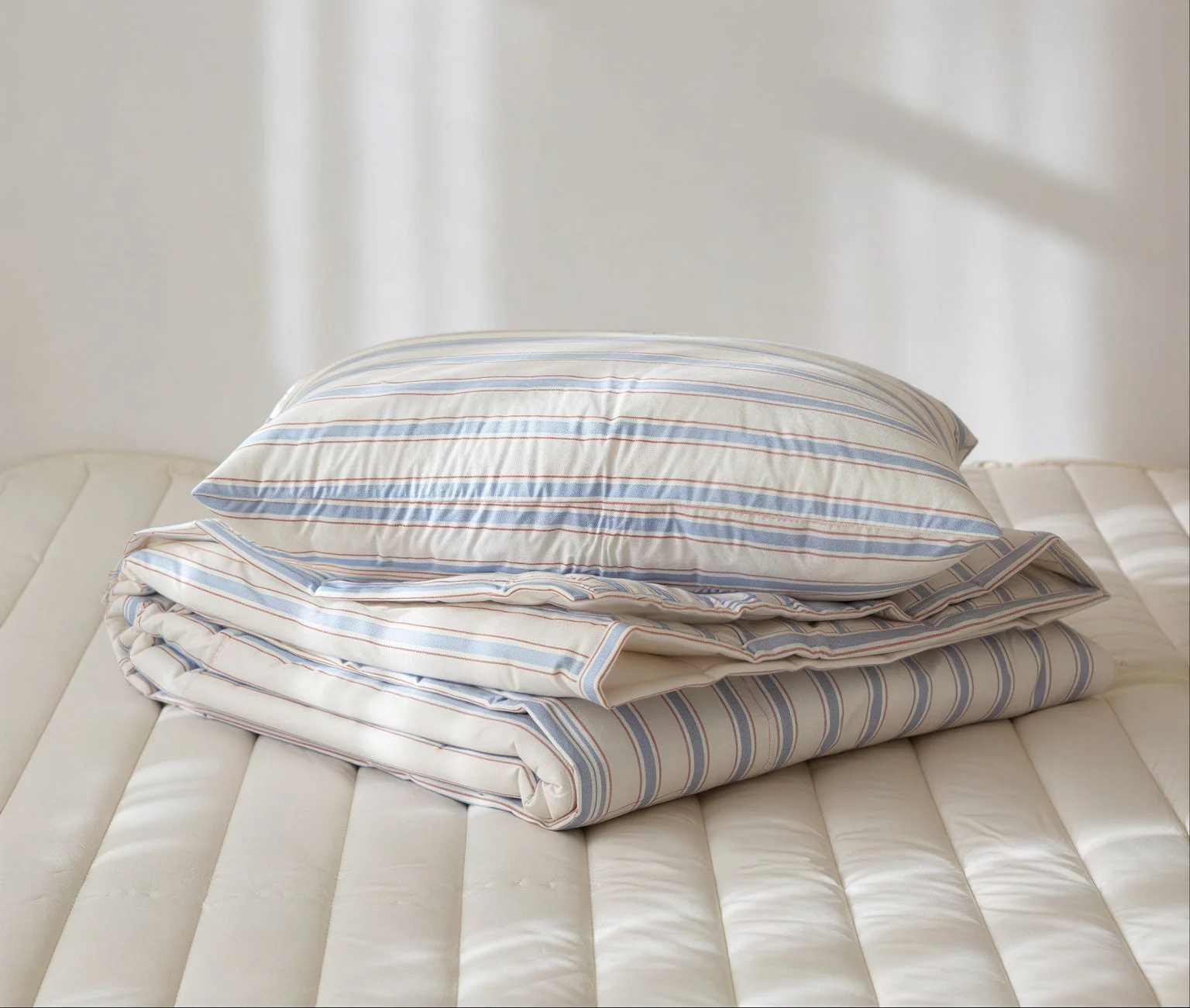 Vintage Mansion Cotton Comforter & Pillow Set - Image 6